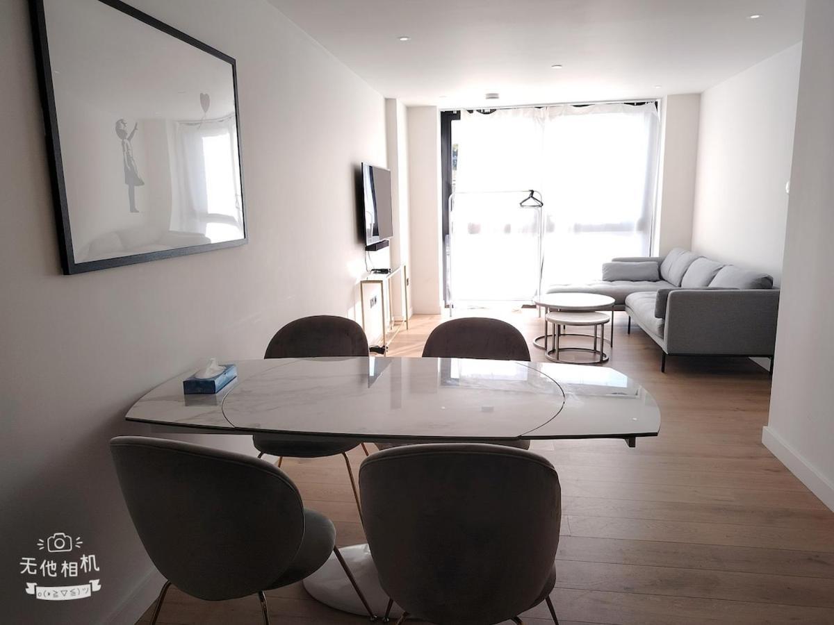 Spacious 2 Bedroom Flat By The Tower * Londres