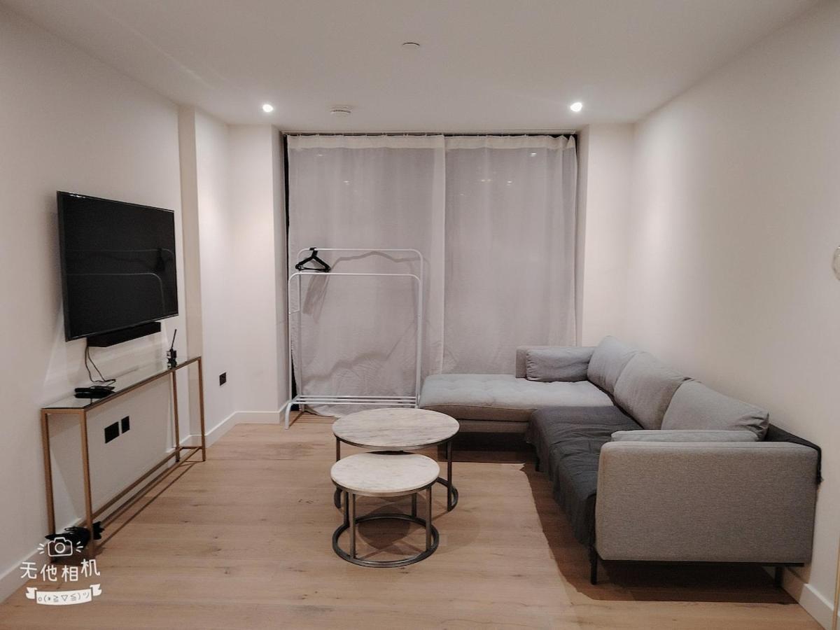 Spacious 2 Bedroom Flat By The Tower * Londres